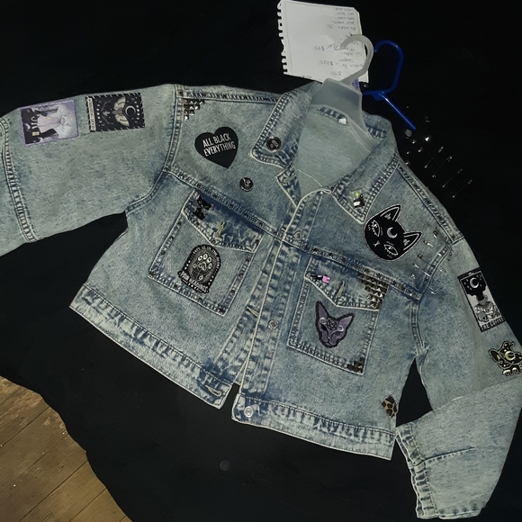 Upcoming!Quick update showing a few of the pieces to be photographed on the 15th - Picture 11 of 16